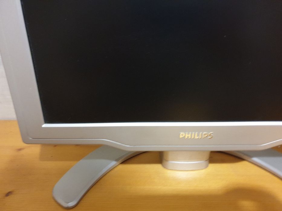 Продавам монитор