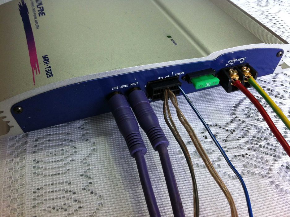 Amplificator Renegade/Alpine MRH-T305 /Mac Audio max 500W (statie