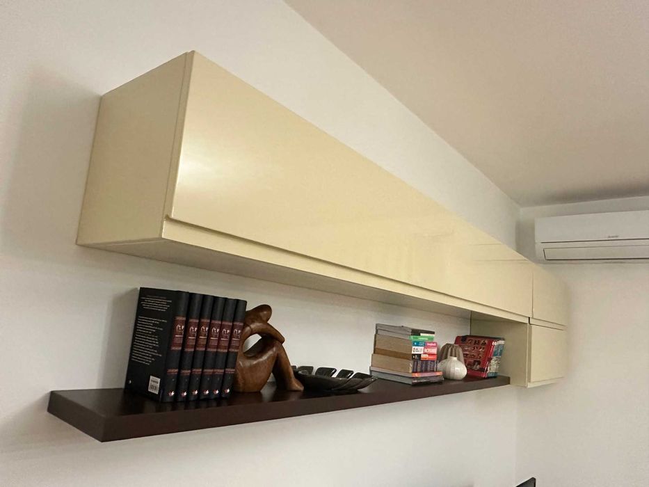 Vand mobila living, 2.8 m lungime, cu corpuri suspendate