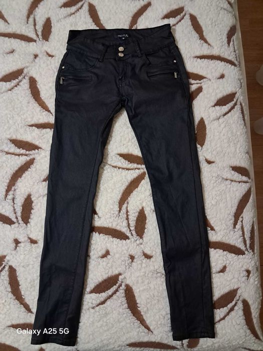 Pantaloni piele ecologica