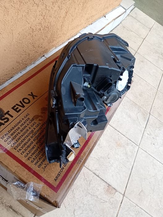 Far dreapta vw golf 8 facelift 2023 2024 2025 cod 5H1941006A