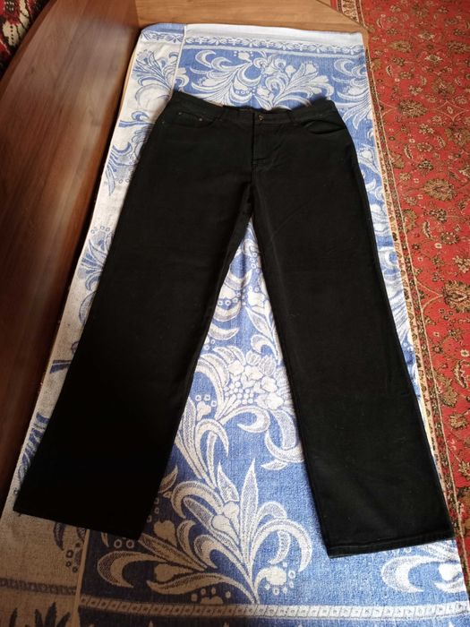 Продам мужские джинсы