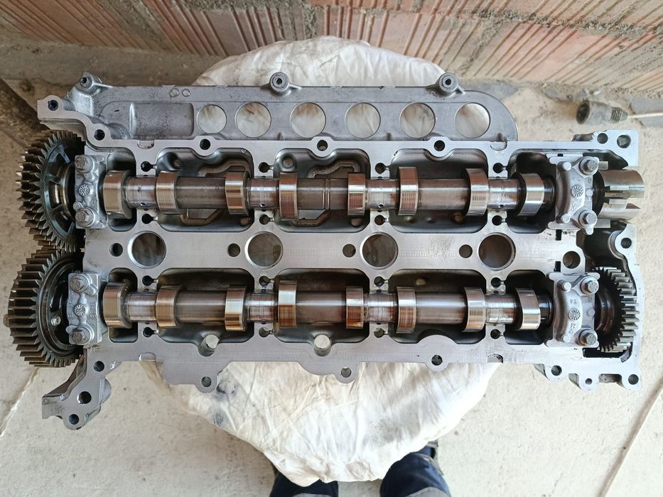 Vând 2 motoare m9r unul de koleos 4x4 și unul vivaro, trafic