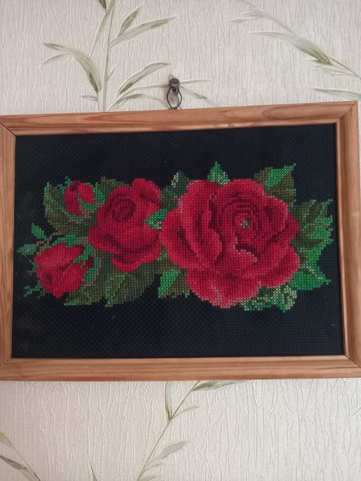 Продам картину "Розы на черном"