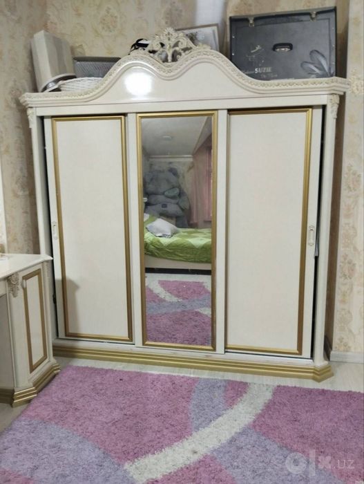 2 кровати и шкаф