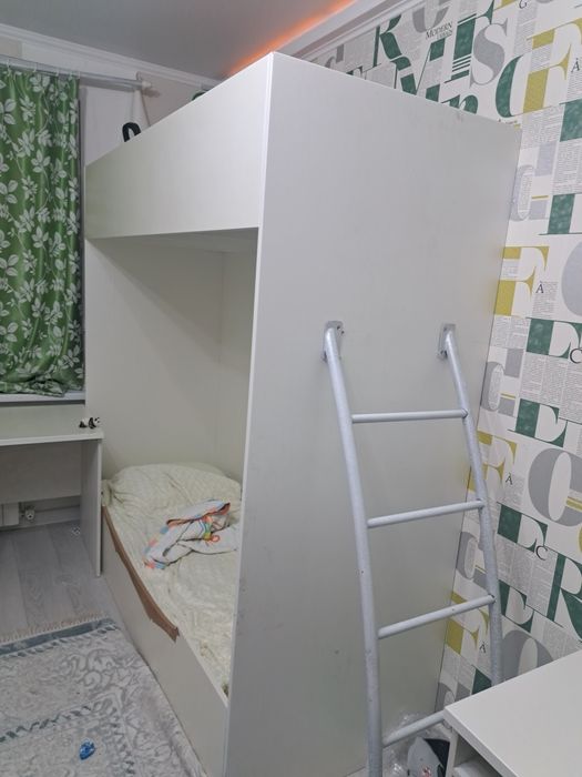 Двухъярусная кровать