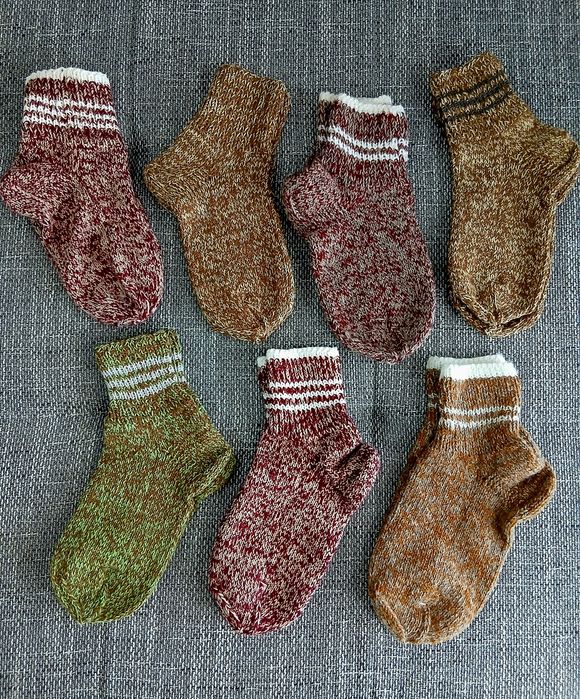 CALTUNI SOSETE DE LANA crosetata manual