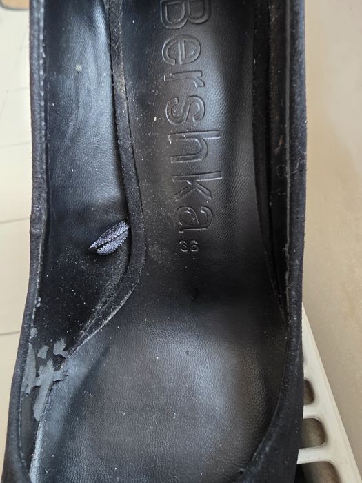Pantofi stiletto Bershka negri