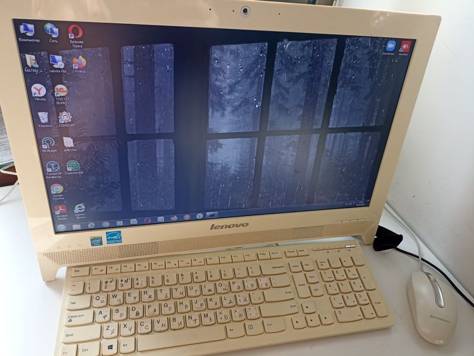 Моноблок Lenovo C260