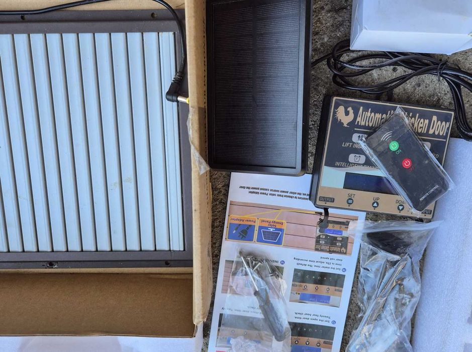 Автоматична врата за кокошарник (соларна) – ЗА ЧАСТИ / НЕРАБОТЕЩА