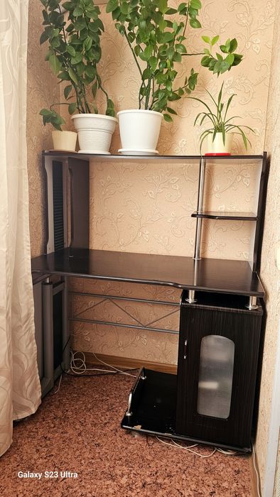 Продам компъютерный стол