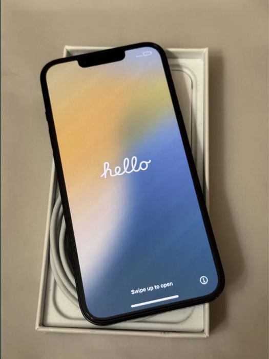 Срочно продам айфон 13 128гб