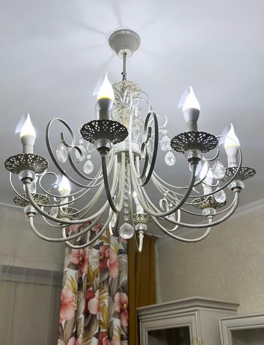 Продам срочно люстры