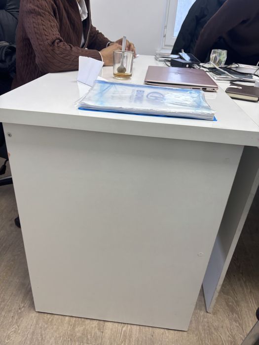 Парты и столы продам недорого