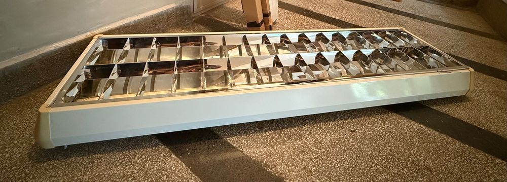 7 бр. офис осветителни тела 120×30 см – 2×36 W, електронен баласт, с крушки