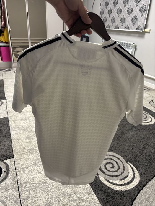 Продам футболку оригинал