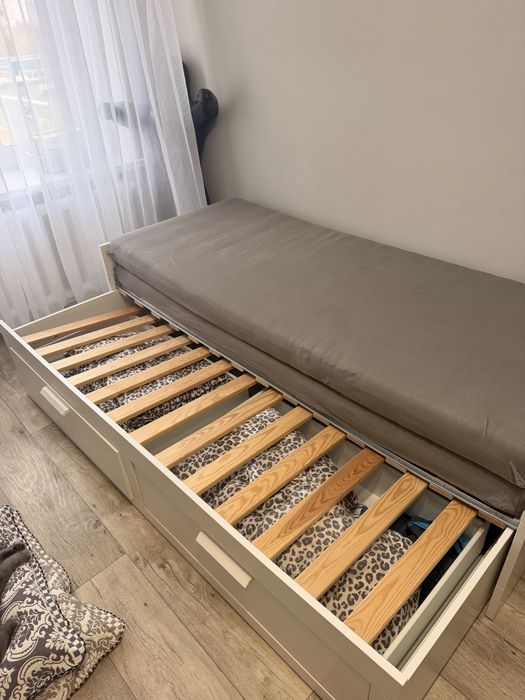 Продам кровать Ikea с матрасами