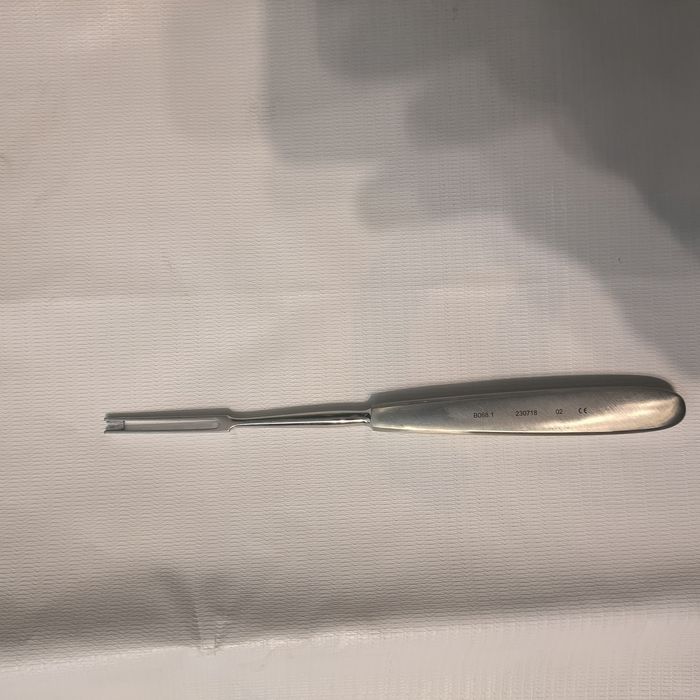 Медицинский инструмент