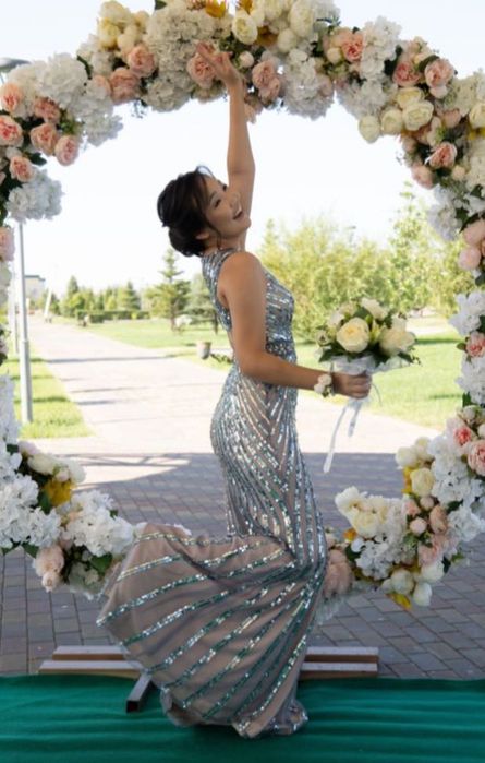 Роскошное вечернее платье