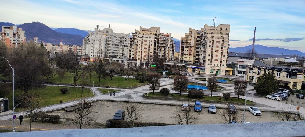 Inchiriez garsoniera etaj 4, lift, zona centrala Bd Unirii - Baia Mare