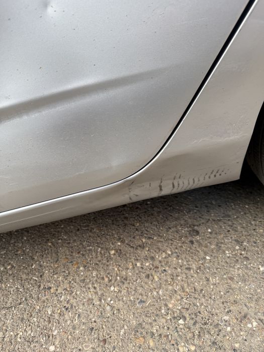Vand Citroen C4 2014 usor avariat