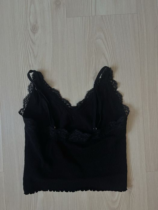 Черен потник с дантела Pull&Bear
