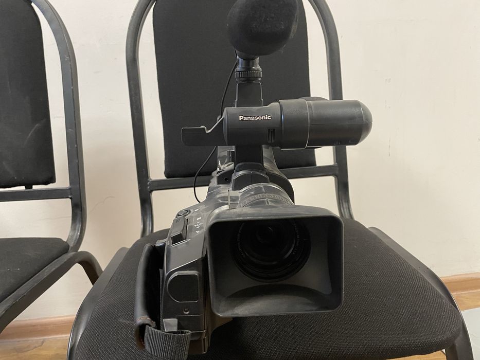 Продам видеокамеру Panasonic HDC-MDH1
