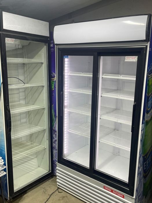 Продам витринные холодильники