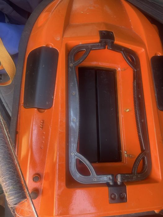 Лодка за. Захранка. Gps. sonar.  с две батерий