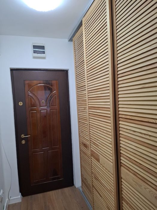 Închiriez garsonieră