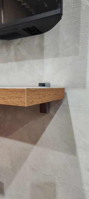 Полка под телевизор