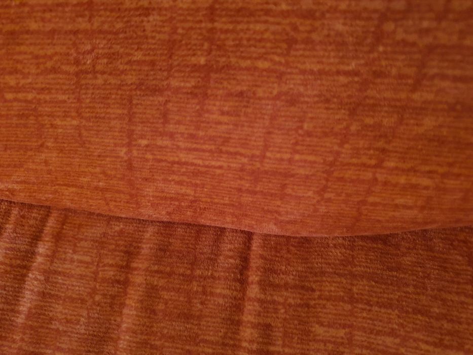 Продавам диван двойка и табуретка-оранжеви