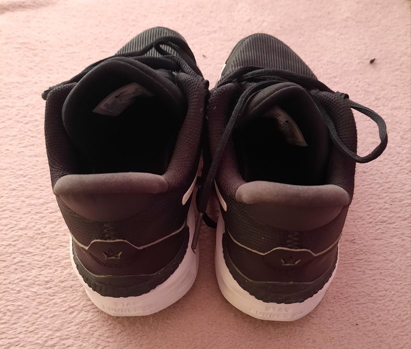 Маратонки Nike  37