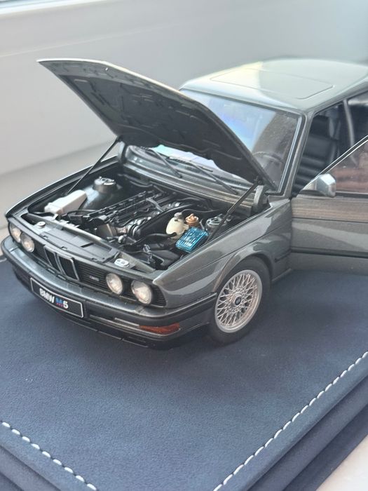 Колекционерски модел BMW M5 E28 AutoArt 1:18