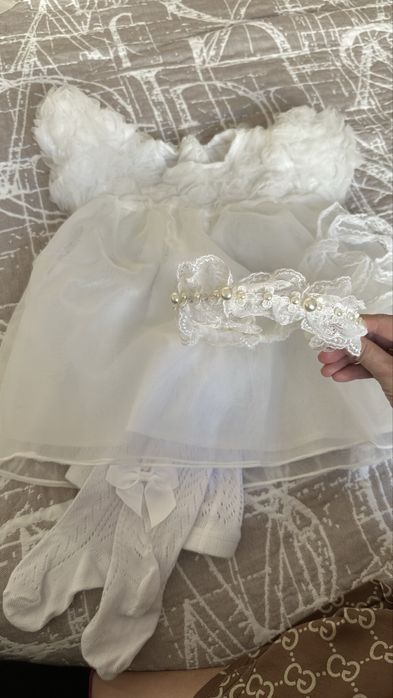 Продам нарядное белое платье