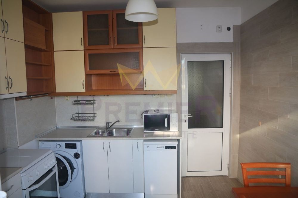 Дава се под наем Тристаен апартамент в Варна, Общината - 60 кв.м за 560 € - Снимка #1
