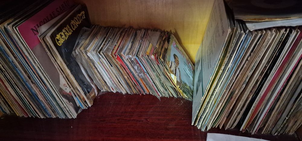 Discuri vinil f vechi ani 60-70