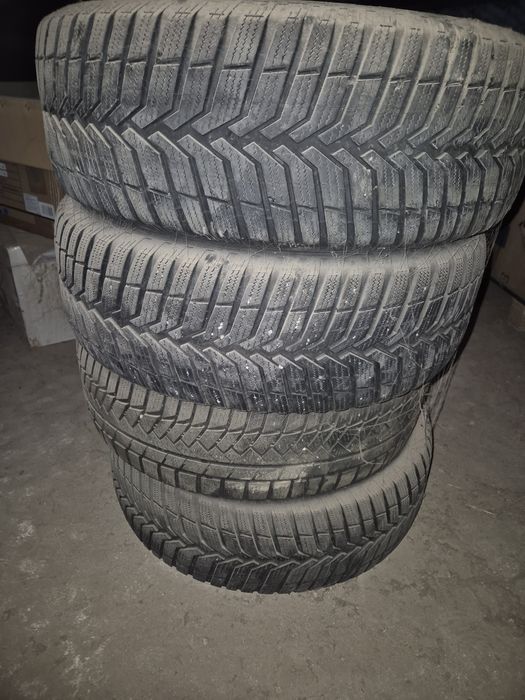 Vând cauciucuri de iarnă