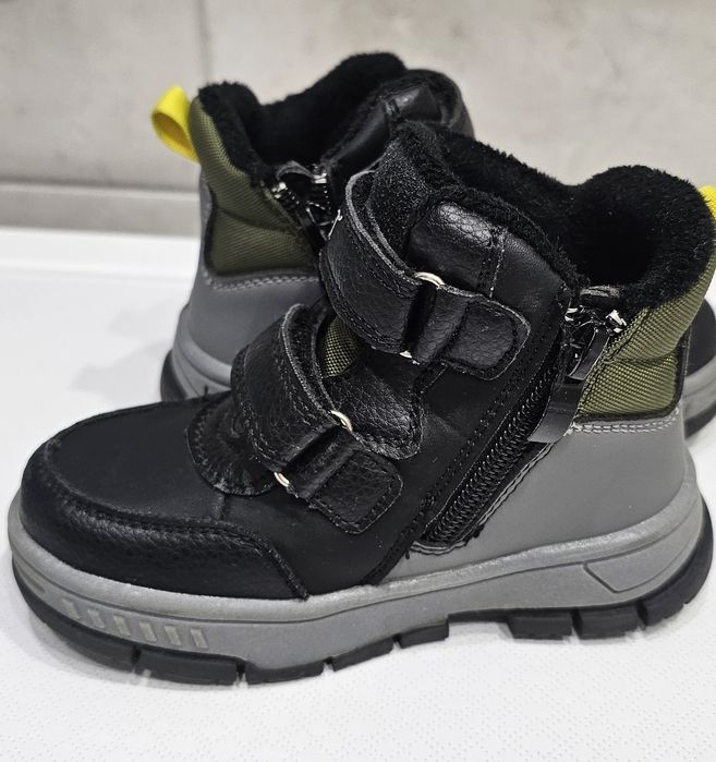 Продам обувь на мальчика осень-весна