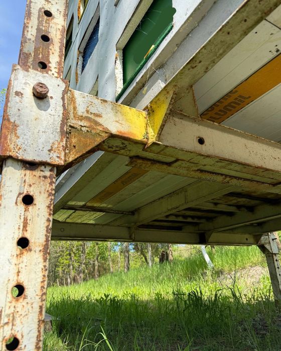 Pavilion apicol 36 de lăzi în pat cald pe 18 rame (se vinde fară lăzi)
