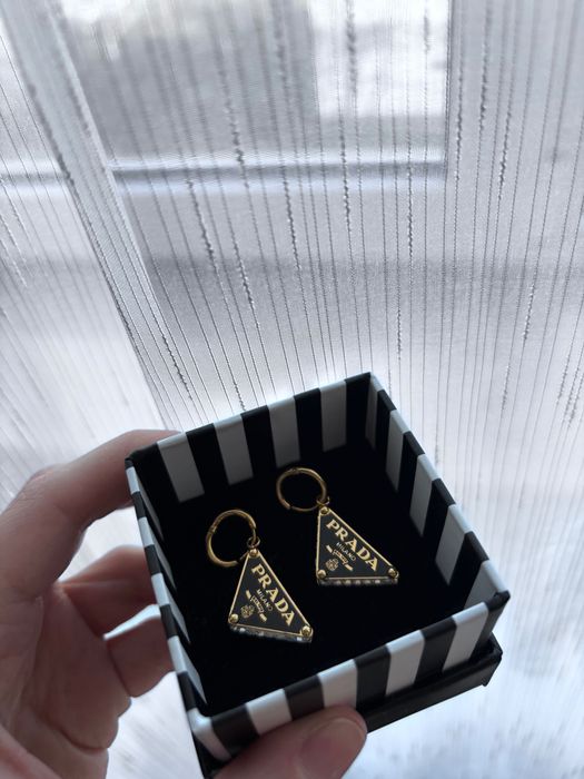 Cercei Prada aurii cu cristale