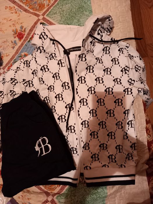 Спортивный костюм на девочку