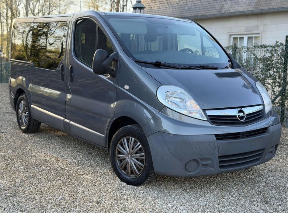 Vand Opel Vivaro / 8+1 Locuri/ 2.0 CDTI  / AUTOMAT / 2014 EURO 5