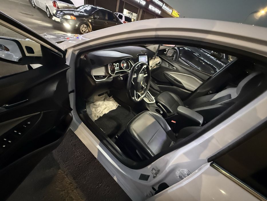 Продается автомобиль ONIX 09. 2024 Premier2 в отличном состояни