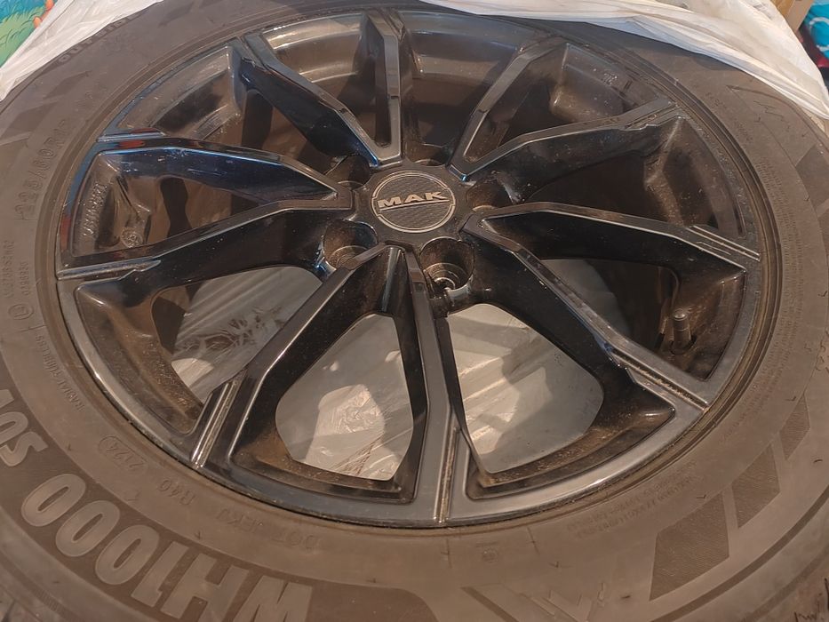 Jante MAK R17 5x114.3 ET 48.5 echipate cu  cauciucuri iarna