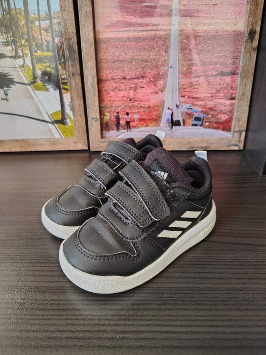 Детски маратонки Adidas 22 номер за момче