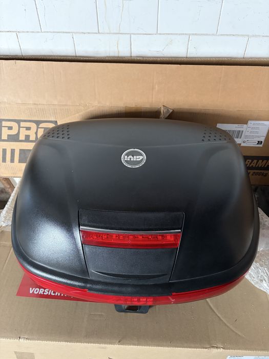 Topcase + suport (Suzuki Bandit, GSR 600, GS500, scuter)