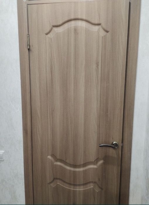 Бесплатно отдам двери, б/у.