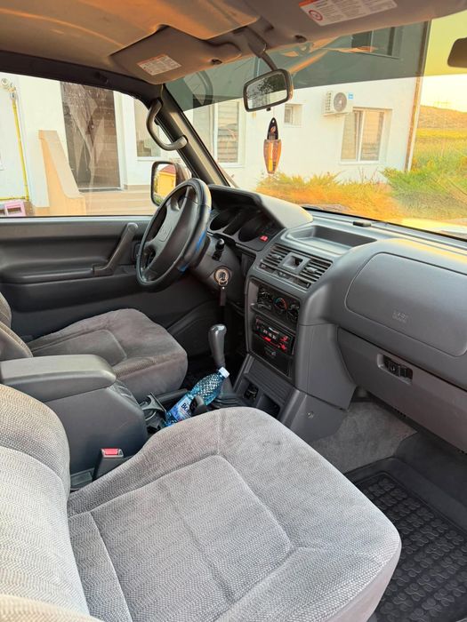 Se vinde Mitsubishi Pajero MK2, an fabricație 2003.