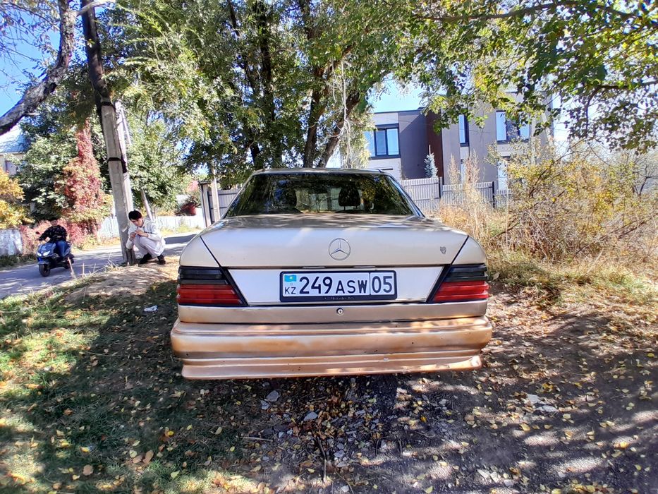 Продам машину mersedes